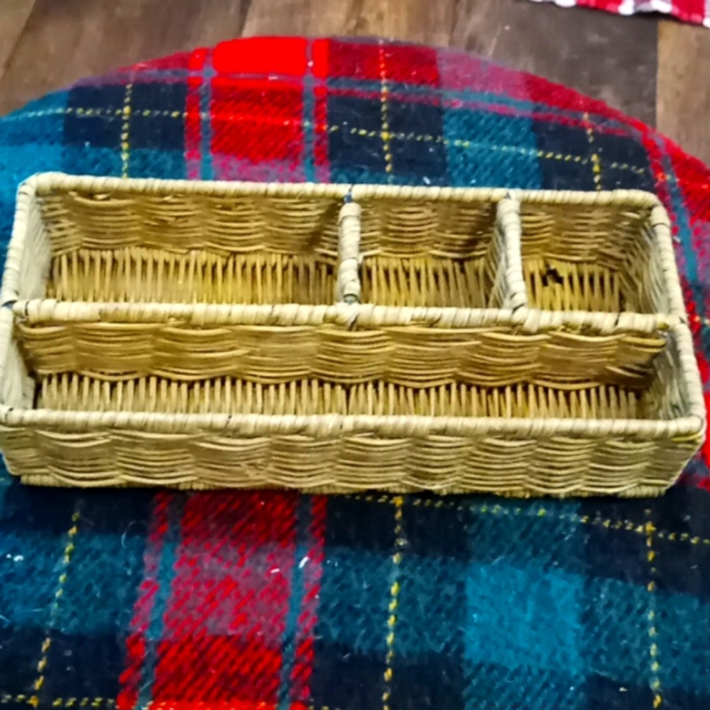 Wicker storage L 10.6" W 5.5'